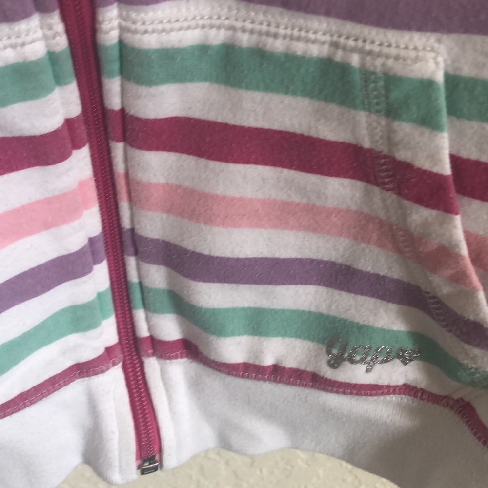 Two Gap girls zipper hoodie - Picture 6 of 9